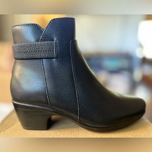 CLARKS Emily Holly Bootie